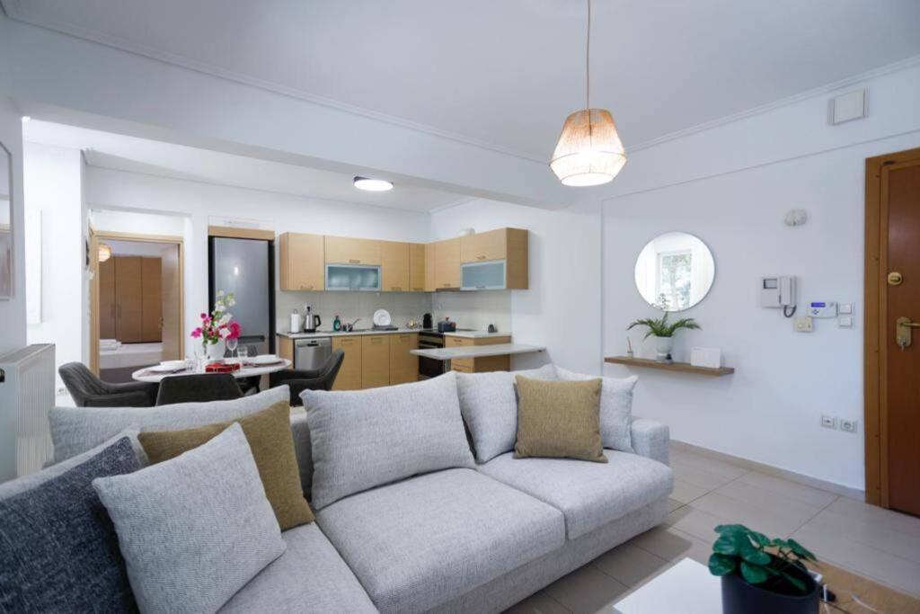 Pame Rentals - Cozy Glyfada Stay With Free Parking 아테네 외부 사진
